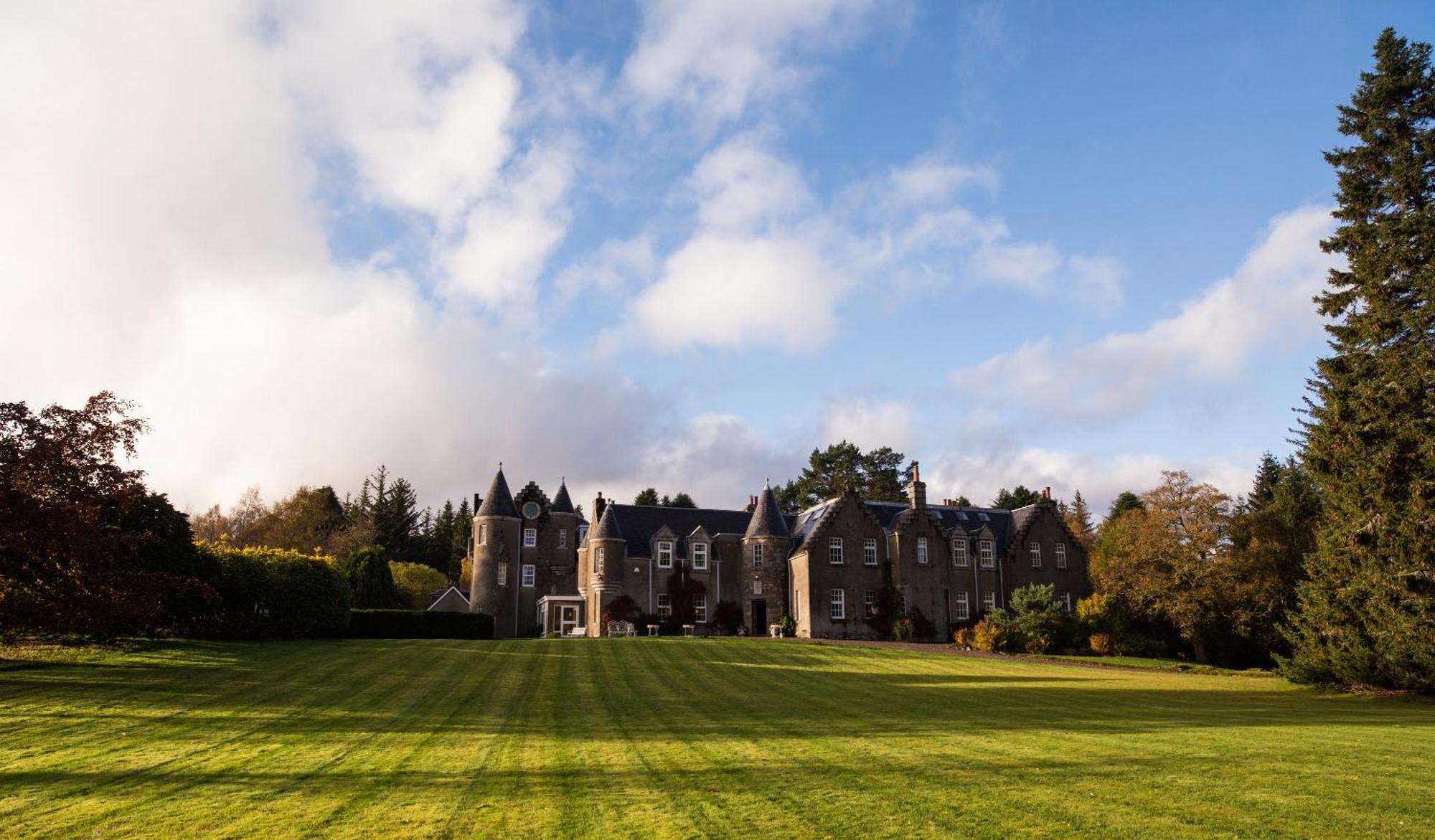Glenshee Dalmunzie Castle Hotel المظهر الخارجي الصورة